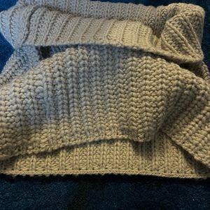 GAP light hearher gray neck scarf-oversized